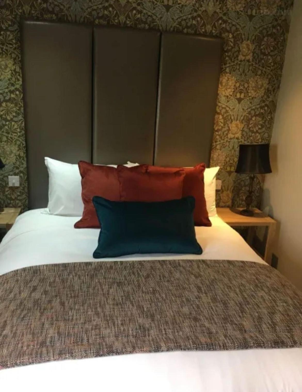 The New Hobbit Hotel Rooms Χάλιφαξ Εξωτερικό φωτογραφία